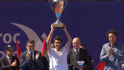 Pablo And&uacute;jar levanta el trofeo en Marrakech