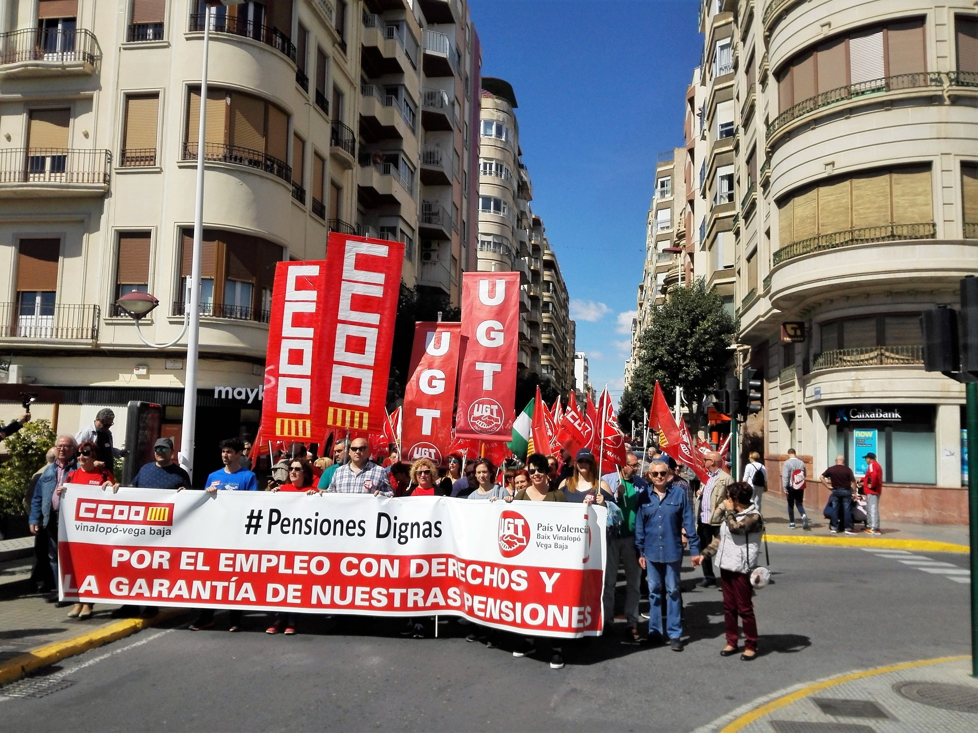 Los sindicatos CCOO y UGT se movilizan en Elche por unas pensiones dignas Los sindicatos CCOO y UGT se movilizan en Elche por unas pensiones dignas