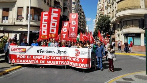 Cabecera de la manifestaci&oacute;n en Elche por unas pensiones dignas