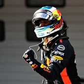 Daniel Ricciardo celebra una victoria Daniel Ricciardo celebra una victoria