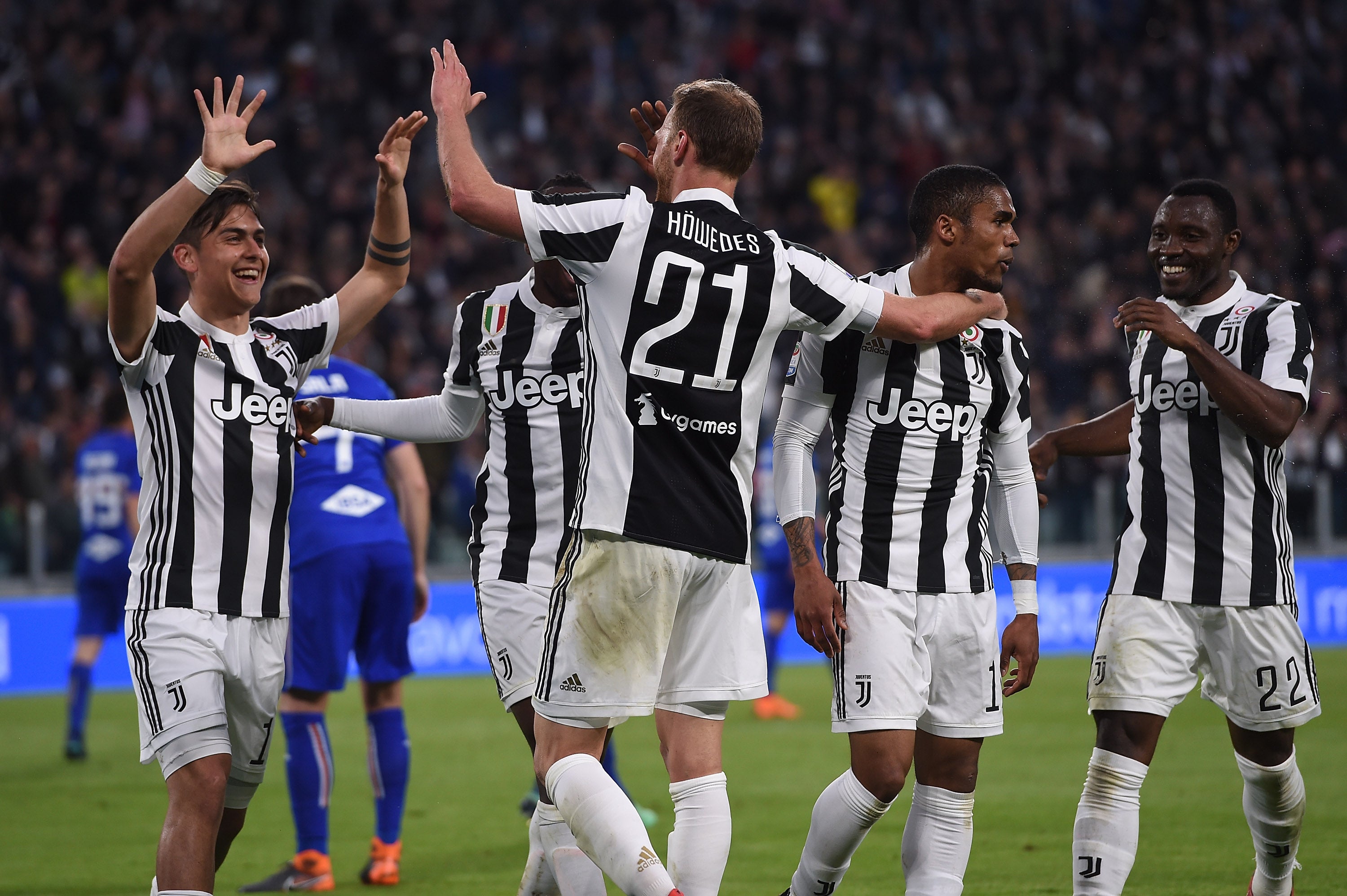 La Juventus golea a la Sampdoria y abre un hueco de seis puntos con el Nápoles La Juventus golea a la Sampdoria y abre un hueco de seis puntos con el Nápoles
