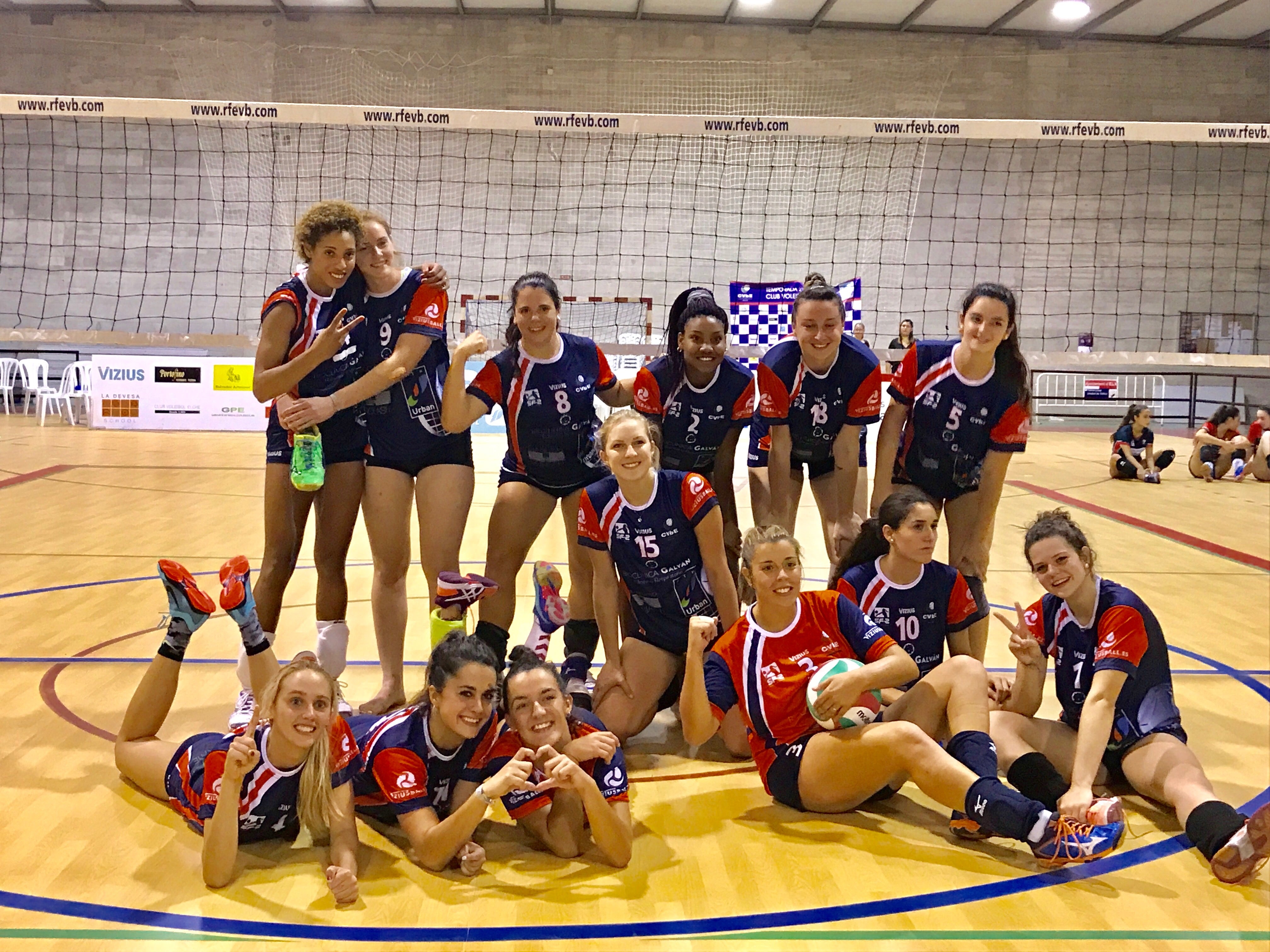 Las chicas del Club Voleibol Elche hacen historia y llegan a la Superliga Las chicas del Club Voleibol Elche hacen historia y llegan a la Superliga