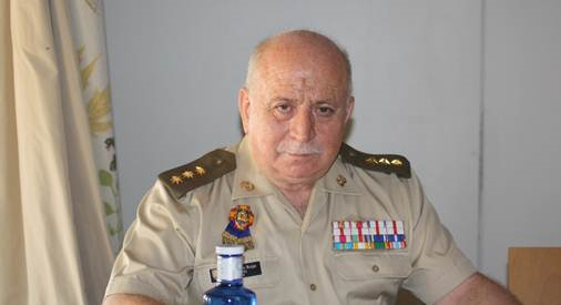 Coronel Emilio Sánchez Rojas: "Donald Trump ha querido lanzar un mensaje: si utilizas armas químicas habrá respuesta por parte de Estados Unidos" Coronel Emilio Sánchez Rojas: "Donald Trump ha querido lanzar un mensaje: si utilizas armas químicas habrá respuesta por parte de Estados Unidos"