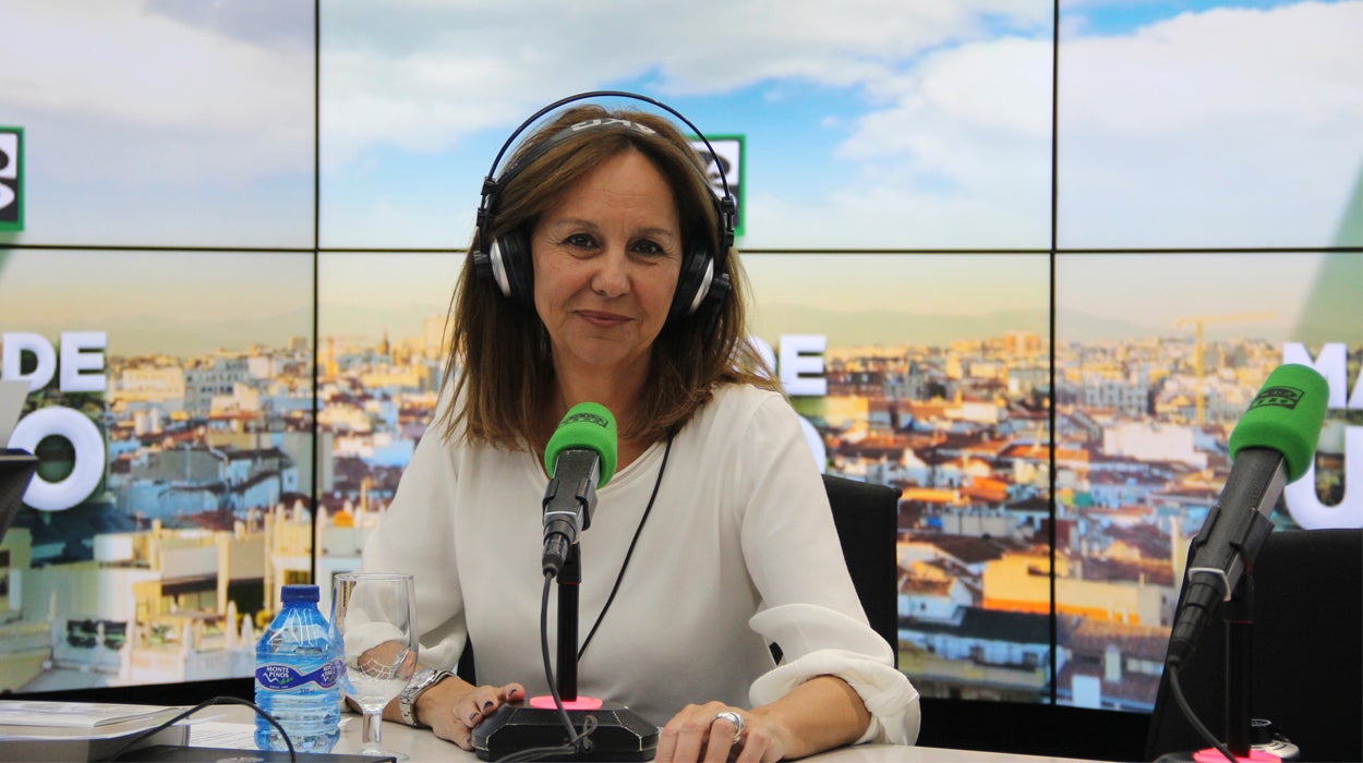 María Dueñas: "Cuando investigué sobre la colonia de españoles en Nueva York sabía que tenía un escenario maravilloso para mi novela" María Dueñas: "Cuando investigué sobre la colonia de españoles en Nueva York sabía que tenía un escenario maravilloso para mi novela"