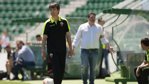 Pacheta dirige al Elche CF antes de ser expulsado frente al Real Mallorca. ELCHE CF