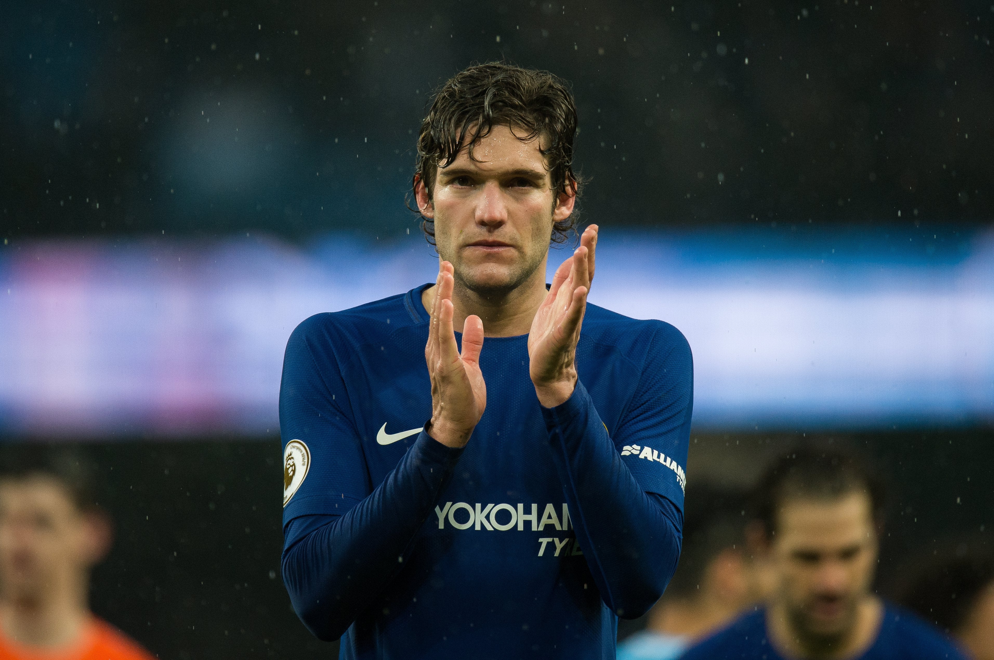 Marcos Alonso se enfrenta a una sanción de hasta tres partidos por "conducta violenta" Marcos Alonso se enfrenta a una sanción de hasta tres partidos por "conducta violenta"