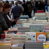 Una parada con libros de contenido político en el centro de Barcelona Una parada con libros de contenido político en el centro de Barcelona