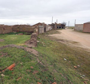 Pueblo abandonado de Villar de Matacabras (Ávila) Pueblo abandonado de Villar de Matacabras (Ávila)