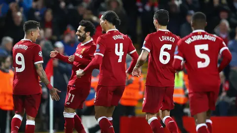 Los jugadores del Liverpool celebran uno de los goles de Firmino Los jugadores del Liverpool celebran uno de los goles de Firmino
