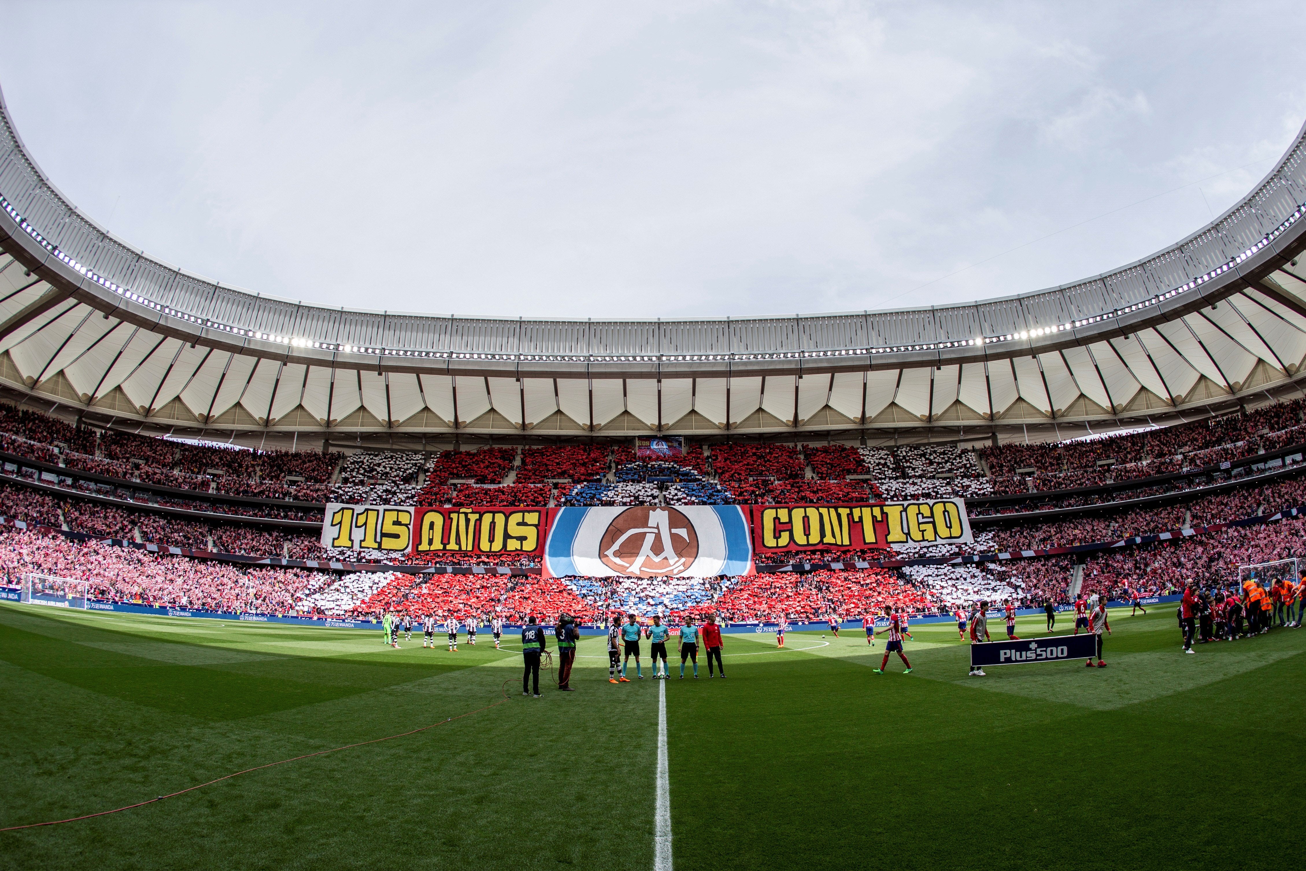 La carta de Gil Marín a los socios: "Miles de atléticos han aceptado la evolución del escudo; las ventas han crecido" La carta de Gil Marín a los socios: "Miles de atléticos han aceptado la evolución del escudo; las ventas han crecido"