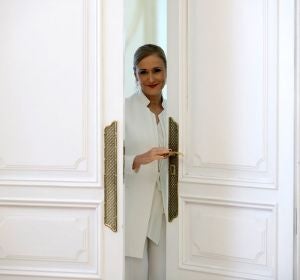 Cristina Cifuentes antes de su comparecencia ante los medios de Comunicación Cristina Cifuentes antes de su comparecencia ante los medios de Comunicación