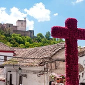 CRUZ DE MAYO EN GRANADA CRUZ DE MAYO EN GRANADA