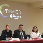 La alcaldesa, Amparo Marco, el president, Ximo Puig, la presidenta de la Cámara, Lola Guillamón y el presidente provincial Javier Moliner.
