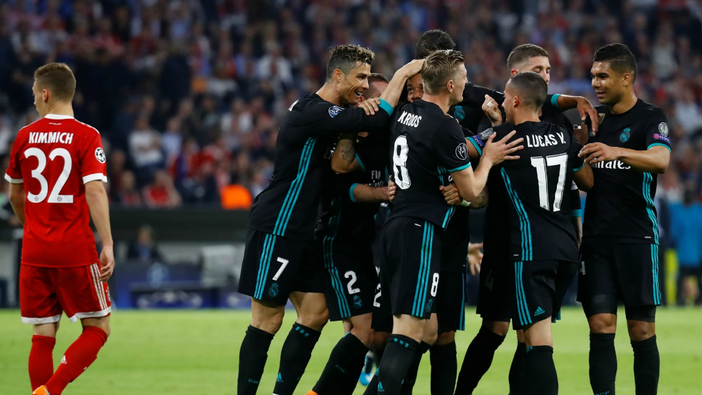 El Real Madrid celebra un gol ante el Bayern El Real Madrid celebra un gol ante el Bayern