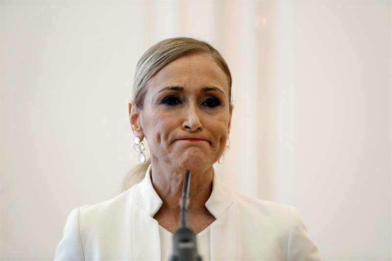 El PP cree que Cifuentes deberá dejar también la Presidencia regional del partido El PP cree que Cifuentes deberá dejar también la Presidencia regional del partido