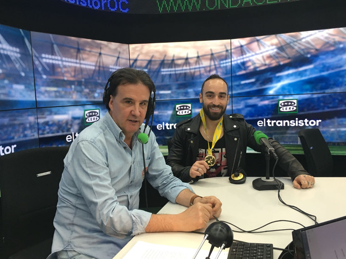 Ricardinho: "Siempre que acaba un partido, me quedo el tiempo que haga falta firmando autógrafos" Ricardinho: "Siempre que acaba un partido, me quedo el tiempo que haga falta firmando autógrafos"