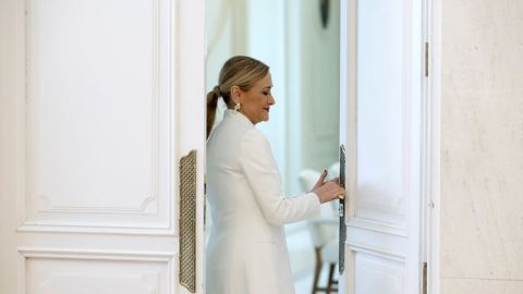 Cristina Cifuentes en los instantes previos a comunicar su dimisi&oacute;n