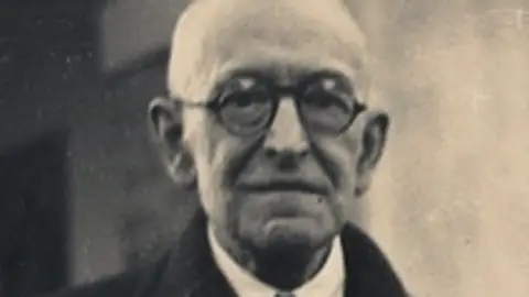 MANUEL DE FALLA INTERCEDIÓ POR LORCA NUEVO LIBRO SOBRE FALLA