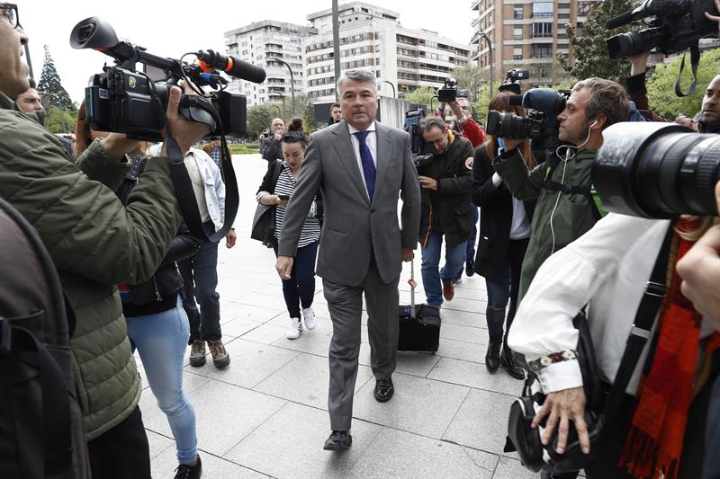 El abogado de La Manada pide su absolución alegando relaciones sexuales consentidas El abogado de La Manada pide su absolución alegando relaciones sexuales consentidas