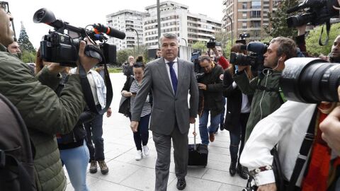 Agust&iacute;n Mart&iacute;nez Becerra, abogado de La Manada