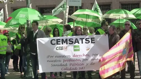 Concentración frente al edificio Pignatelli Concentración frente al edificio Pignatelli