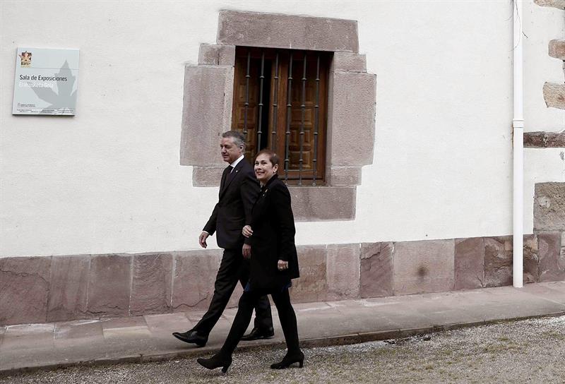 Urkullu y Barkos se comprometen sobre la memoria a construir la convivencia Urkullu y Barkos se comprometen sobre la memoria a construir la convivencia