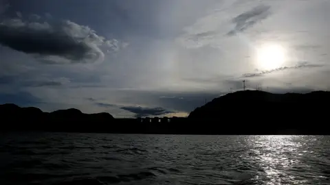 Anochece en Colombia (04-05-2018) El sol se pone en El Agrado (Colombia)
