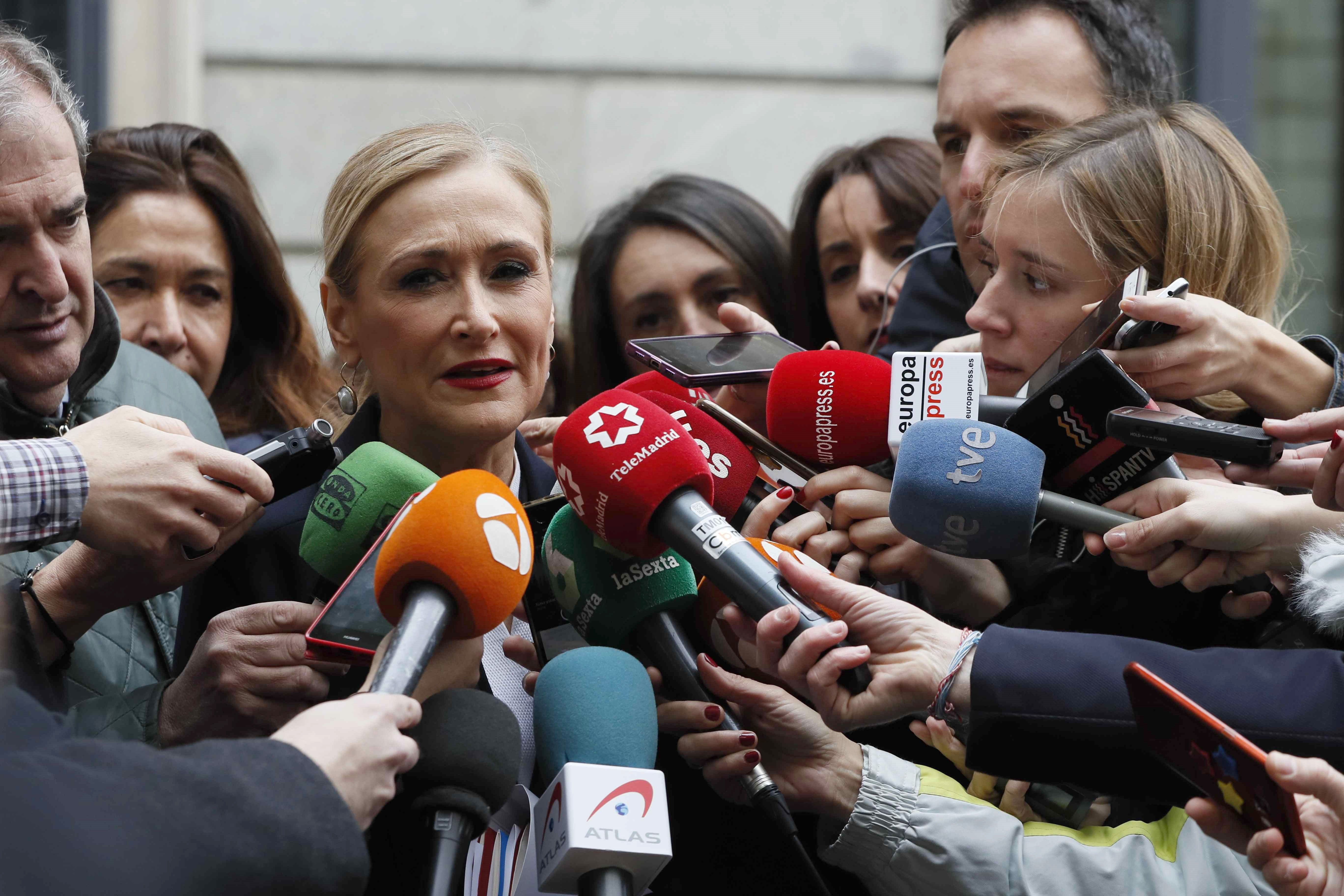 Una de las profesoras del Máster de Cifuentes declaró que sufrió presiones de una de las asesoras de la Comunidad de Madrid Una de las profesoras del Máster de Cifuentes declaró que sufrió presiones de una de las asesoras de la Comunidad de Madrid