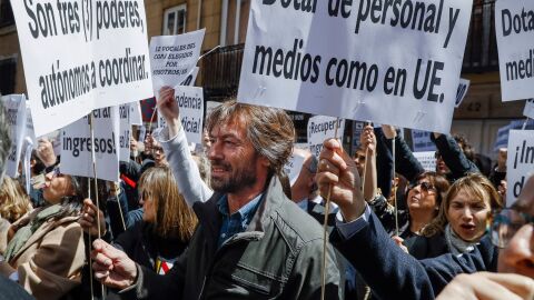Concentraci&oacute;n de jueces y fiscales frente a la sede del Ministerio de Justicia