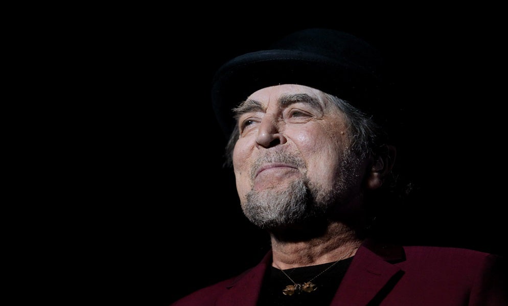 <p>Joaquín Sabina se queda "mudo" y abandona un concierto en Madrid</p> <p>Joaquín Sabina se queda "mudo" y abandona un concierto en Madrid</p>