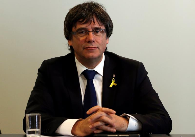 El juez Llarena propone a Alemania entregar a Puigdemont por sedición El juez Llarena propone a Alemania entregar a Puigdemont por sedición