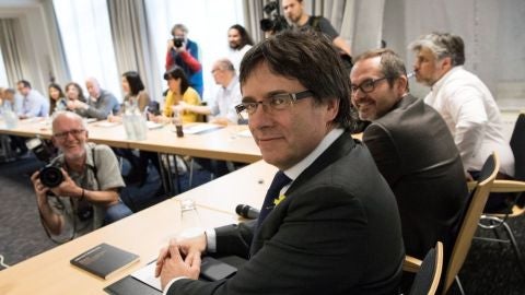 Noticias Antena 3 Fin de semana (05-05-18) JxCat propone investir a Puigdemont antes del 14 de mayo