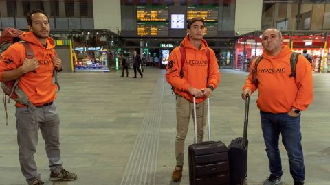 Julio Latorre, Jos&eacute; Enrique Rodr&iacute;guez y Manuel Blanco (de izq. a dcha), los tres bomberos