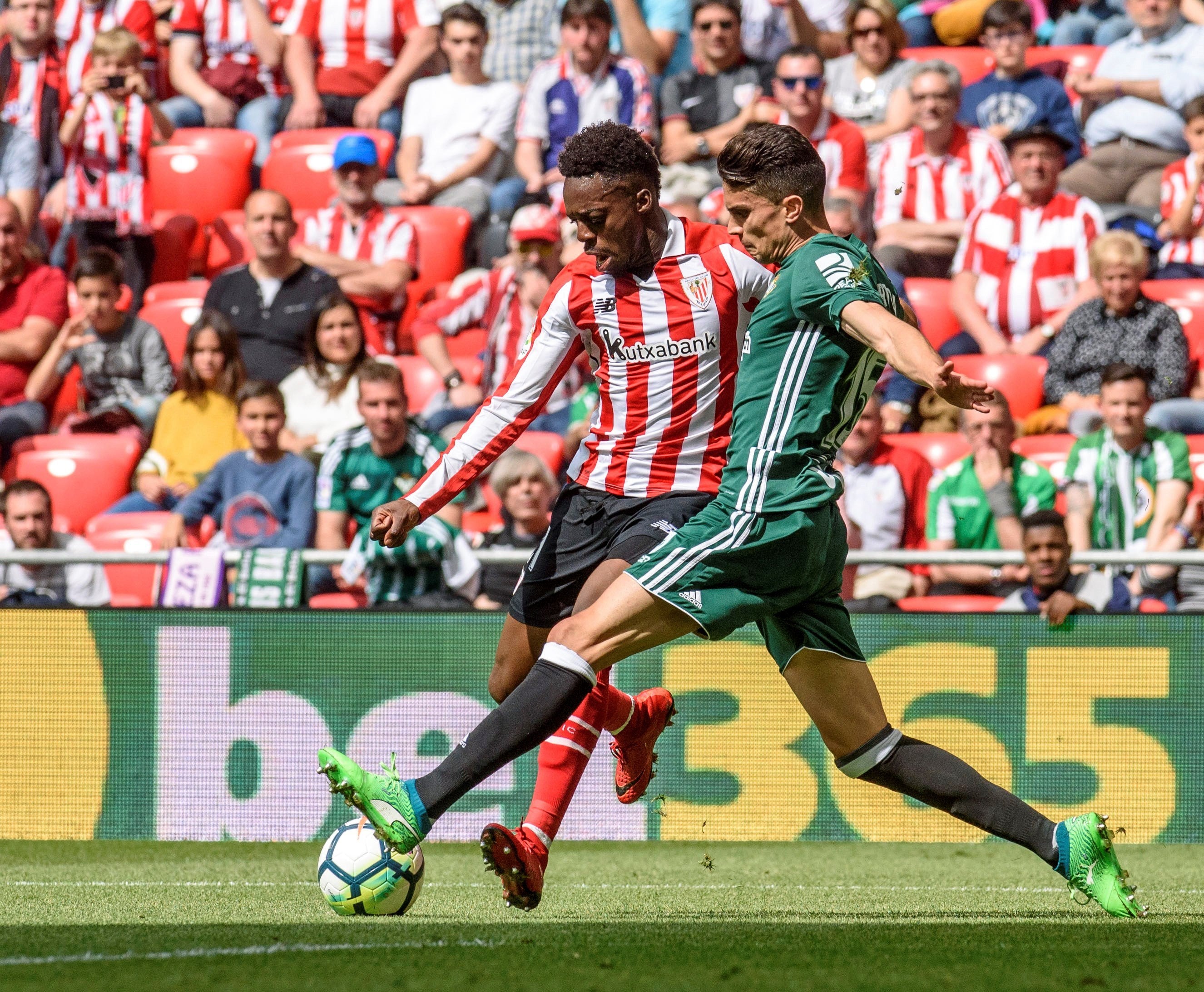 Athletic 2-0 Real Betis. Los de Ziganda vencen a un Betis sin intensidad y meten al Valencia en Champions Athletic 2-0 Real Betis. Los de Ziganda vencen a un Betis sin intensidad y meten al Valencia en Champions