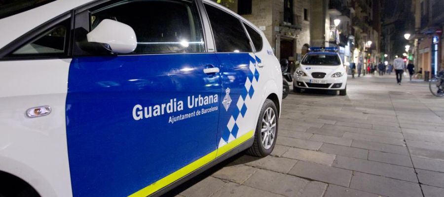 Coche de la Guardia Urbana en servicio Coche de la Guardia Urbana en servicio
