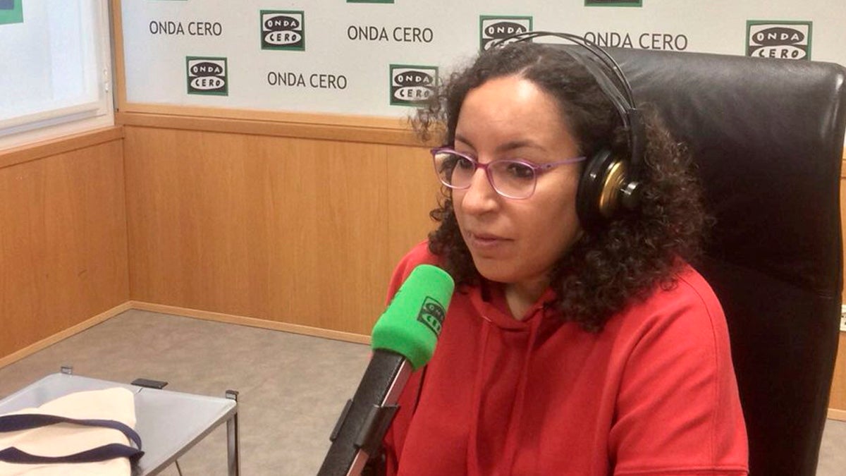 Najat el Hachmi: “El deseo masculino, que es el que articula todo, no tiene autocontrol” Najat el Hachmi: “El deseo masculino, que es el que articula todo, no tiene autocontrol”