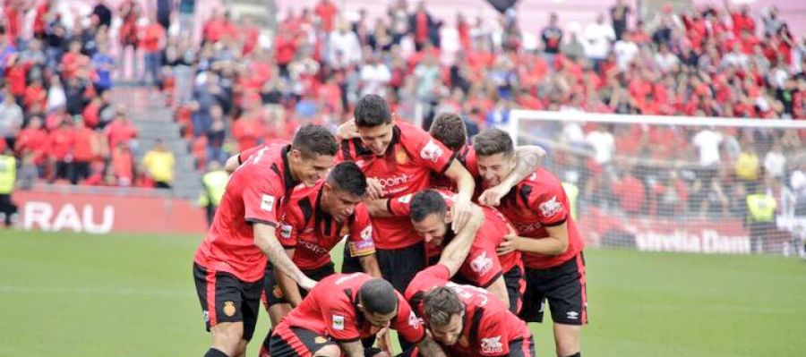 Los jugadores del RCD Mallorca celebran un gol. Los jugadores del RCD Mallorca celebran un gol.