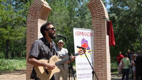 Alcal&aacute; de Henares rinde homenaje a los represaliados durante la dictadura