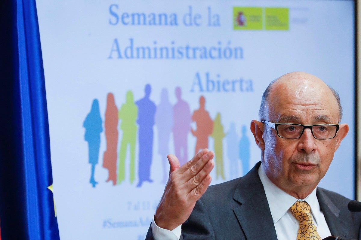 Montoro dice que no tiene ningún sentido que haya obstáculos administrativos Montoro dice que no tiene ningún sentido que haya obstáculos administrativos