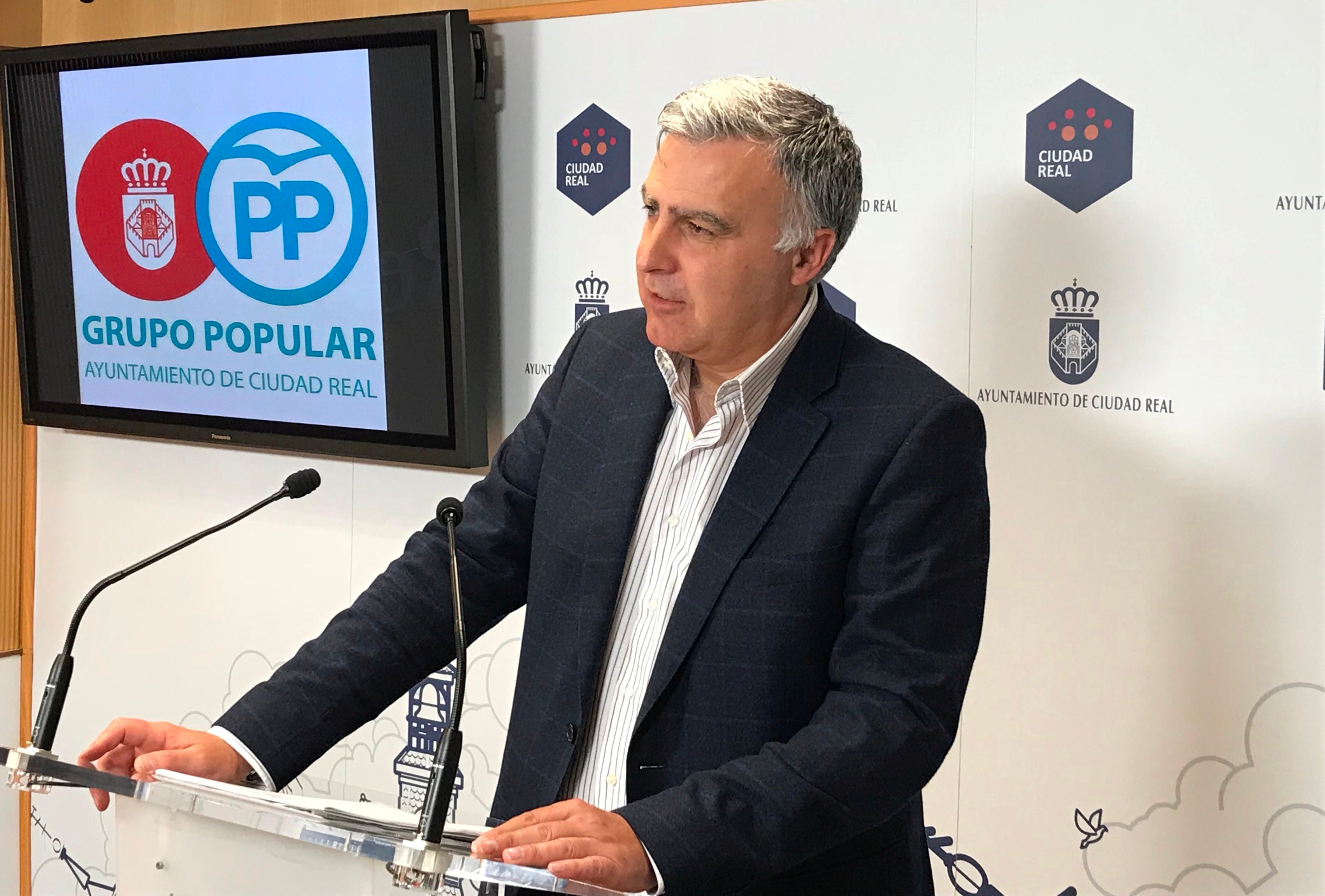 Martín: "El asunto del Polígono SEPES es una cortina de humo del equipo de gobierno" Martín: "El asunto del Polígono SEPES es una cortina de humo del equipo de gobierno"