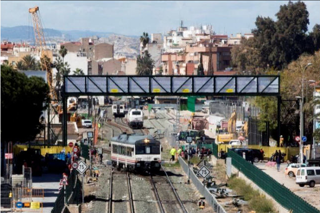 Los vecinos advierten de que "las obras del AVE a Murcia carecen de cobertura legal porque el modificado no está aprobado" Los vecinos advierten de que "las obras del AVE a Murcia carecen de cobertura legal porque el modificado no está aprobado"