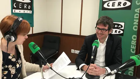 Actualidad de la ciudad con el alcalde, Gorka Urtaran En Álava en la onda entrevista al alcalde de Vitoria-Gasteiz