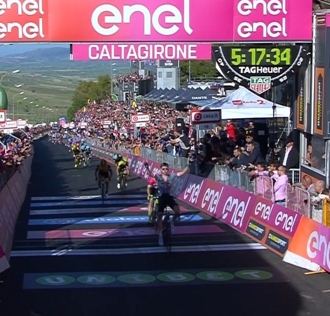 Tim Wellens gana la cuarta etapa; Rohan Dennis sigue como líder del Giro Tim Wellens gana la cuarta etapa; Rohan Dennis sigue como líder del Giro