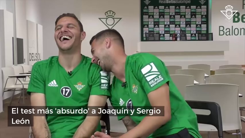 El test más absurdo del Betis a Joaquín: "¿Qué hace un gorrión con 350 kilos en la rama de un árbol?" El test más absurdo del Betis a Joaquín: "¿Qué hace un gorrión con 350 kilos en la rama de un árbol?"