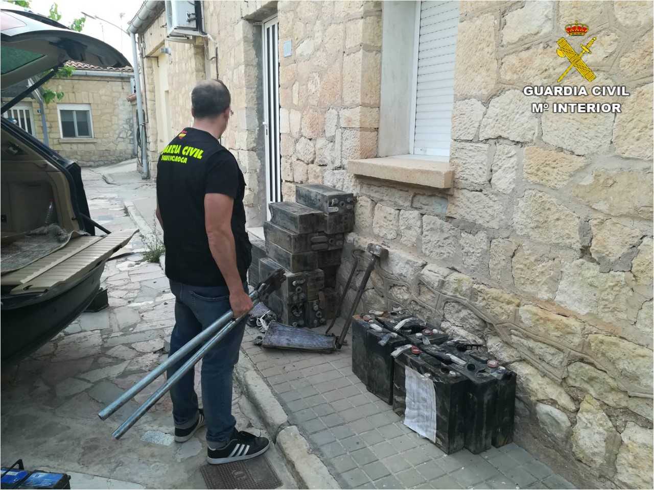 Cuatro detenidos en Aspe y Novelda por el robo de 3’5 toneladas de cobre Cuatro detenidos en Aspe y Novelda por el robo de 3’5 toneladas de cobre