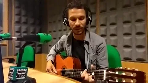 Raquel Sánchez habla con el músico Gustavo Almeida sobre su nuevo trabajo musical Raquel Sánchez habla con el músico Gustavo Almeida sobre su nuevo trabajo musical