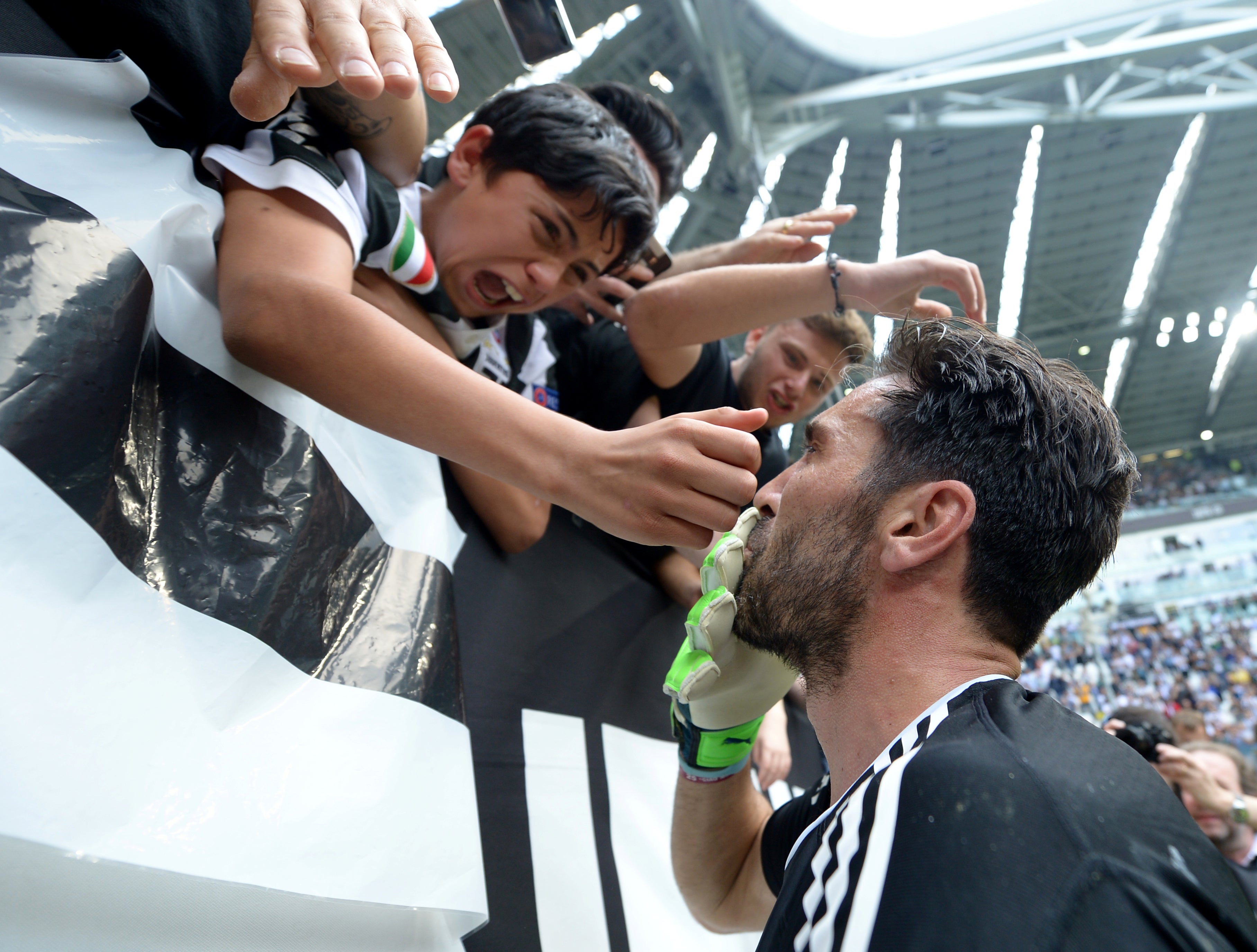 Buffon se despide de la Juventus con una victoria ante el Verona Buffon se despide de la Juventus con una victoria ante el Verona