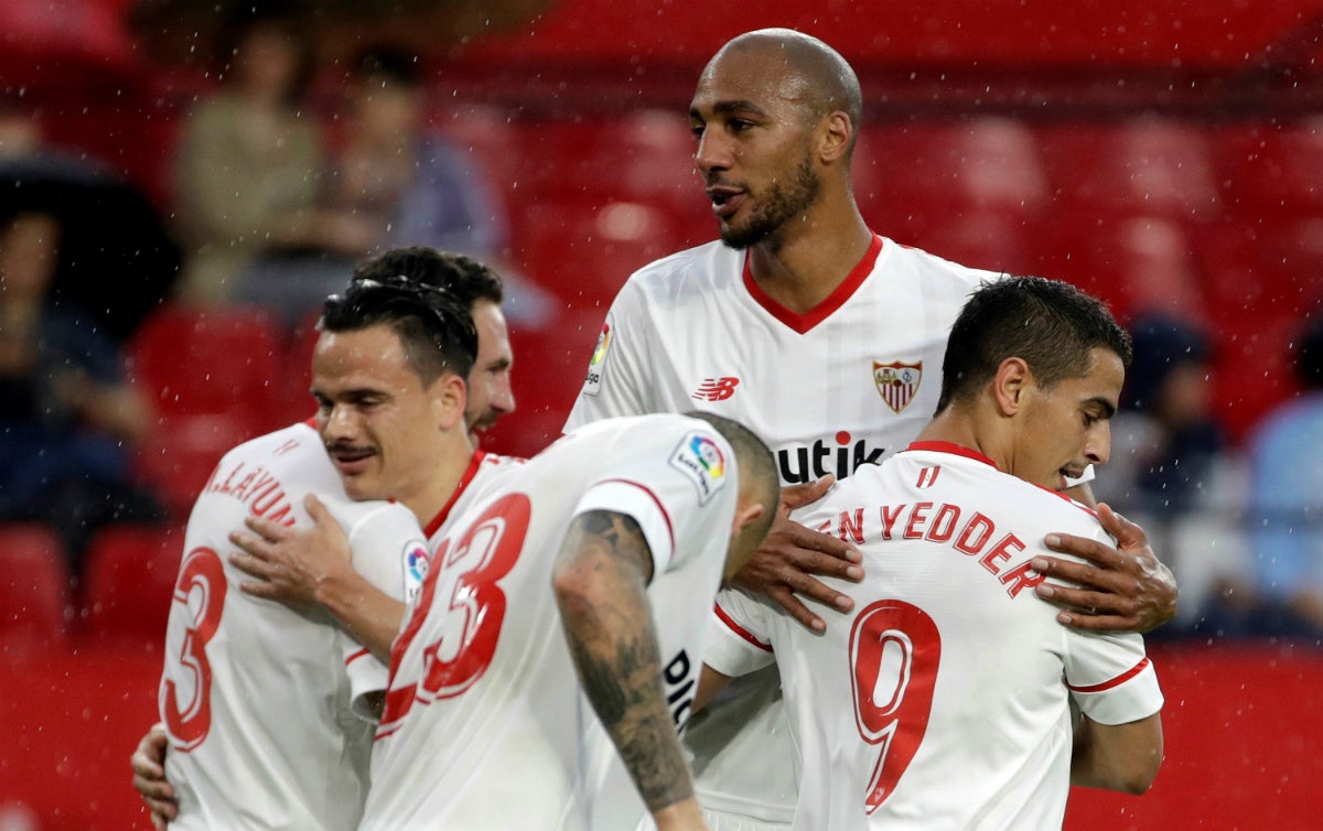 El Sevilla cierra un año irregular cumpliendo el objetivo de Caparrós de acabar en Europa El Sevilla cierra un año irregular cumpliendo el objetivo de Caparrós de acabar en Europa