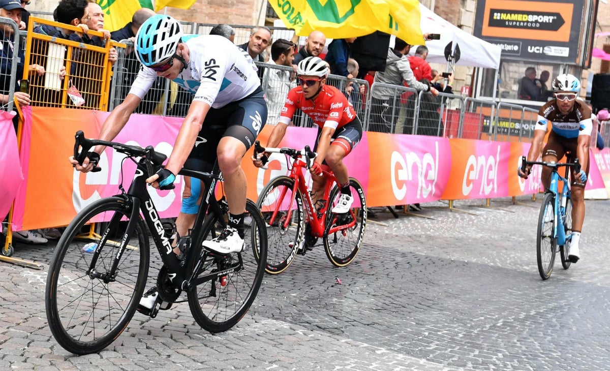 Chris Froome corona el Zoncolan y anima el Giro de Italia Chris Froome corona el Zoncolan y anima el Giro de Italia