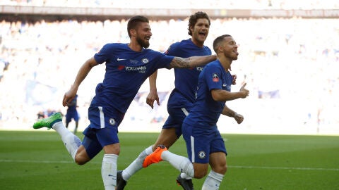 Hazard celebra su gol de penalti contra el United